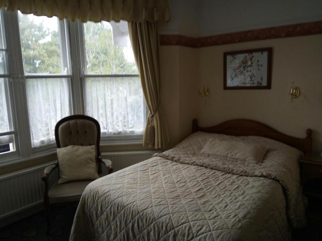 Gable End Guest House Horley Habitación foto